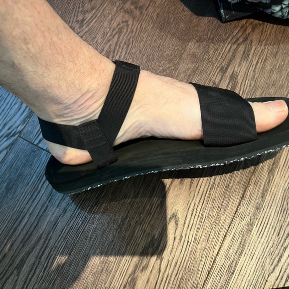 Black North Face Sandals - Picture 5 of 7